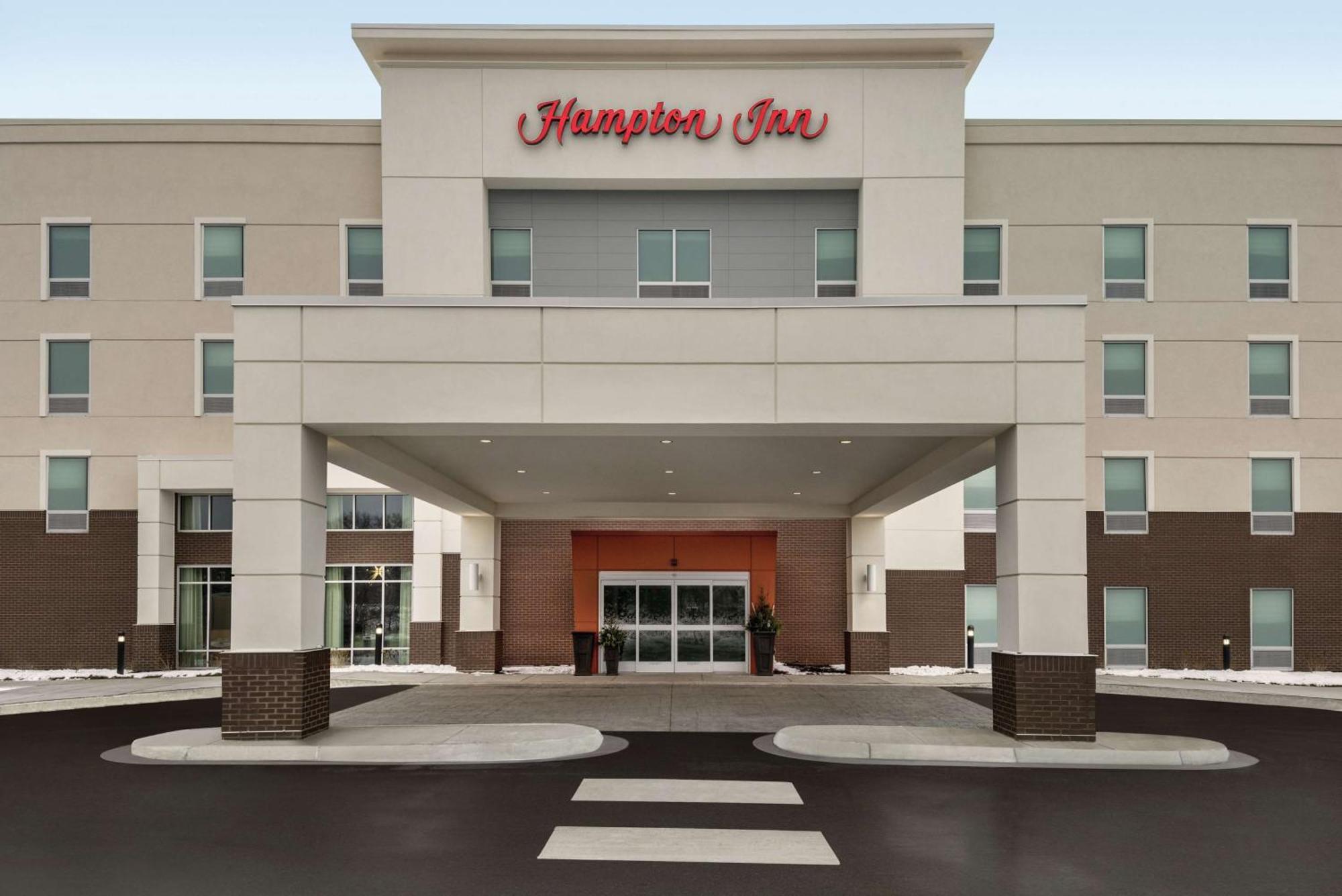 Hampton Inn Brooklyn Park Exterior photo